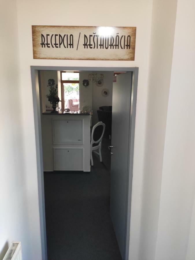 Penzion Zabokrek U Hoffera Nyitrazsámbokrét Kültér fotó